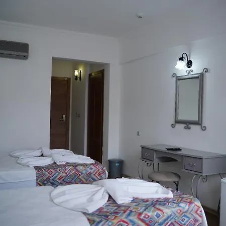 Mia Otel *