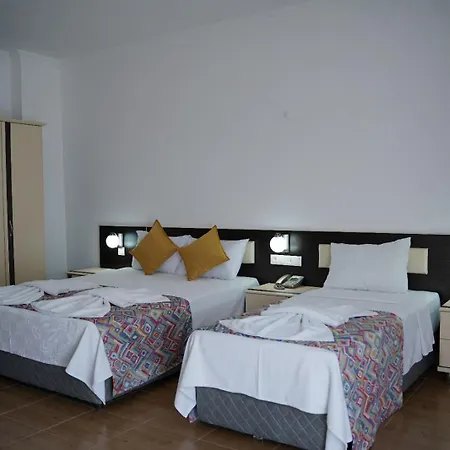 Mia Hotel *